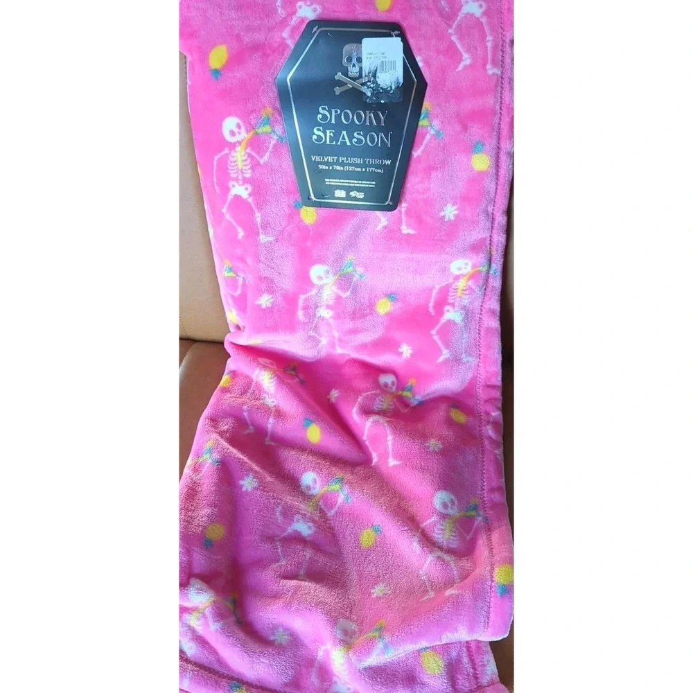 SUMMERWEEN Skeleton‎ Margarita Plush Blanket Halloween Pink Spooky Season